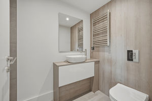 En Suite- click for photo gallery